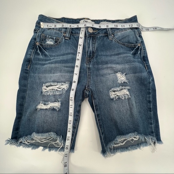 YMI Dream Fit Mid Rise Bermuda Cut Off Distressed Denim Jean Shorts Size 3 Women - Picture 5 of 8